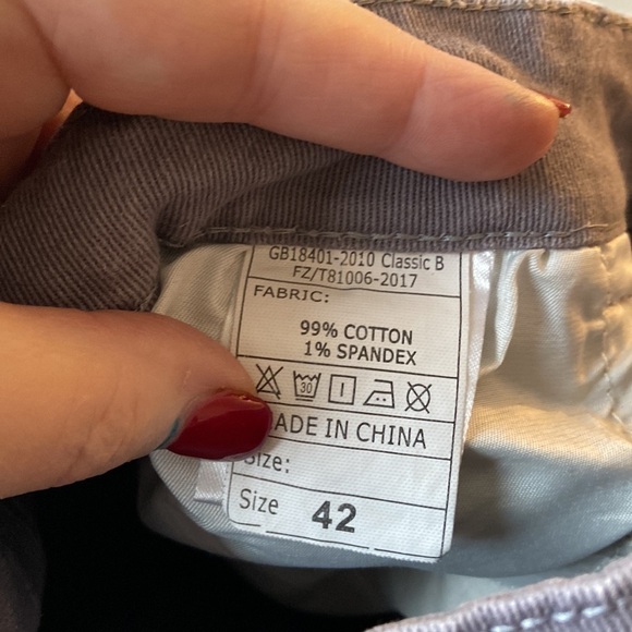 NWOT womens  grayish purple jeans no brand size 42 waist  T28 - Picture 3 of 3